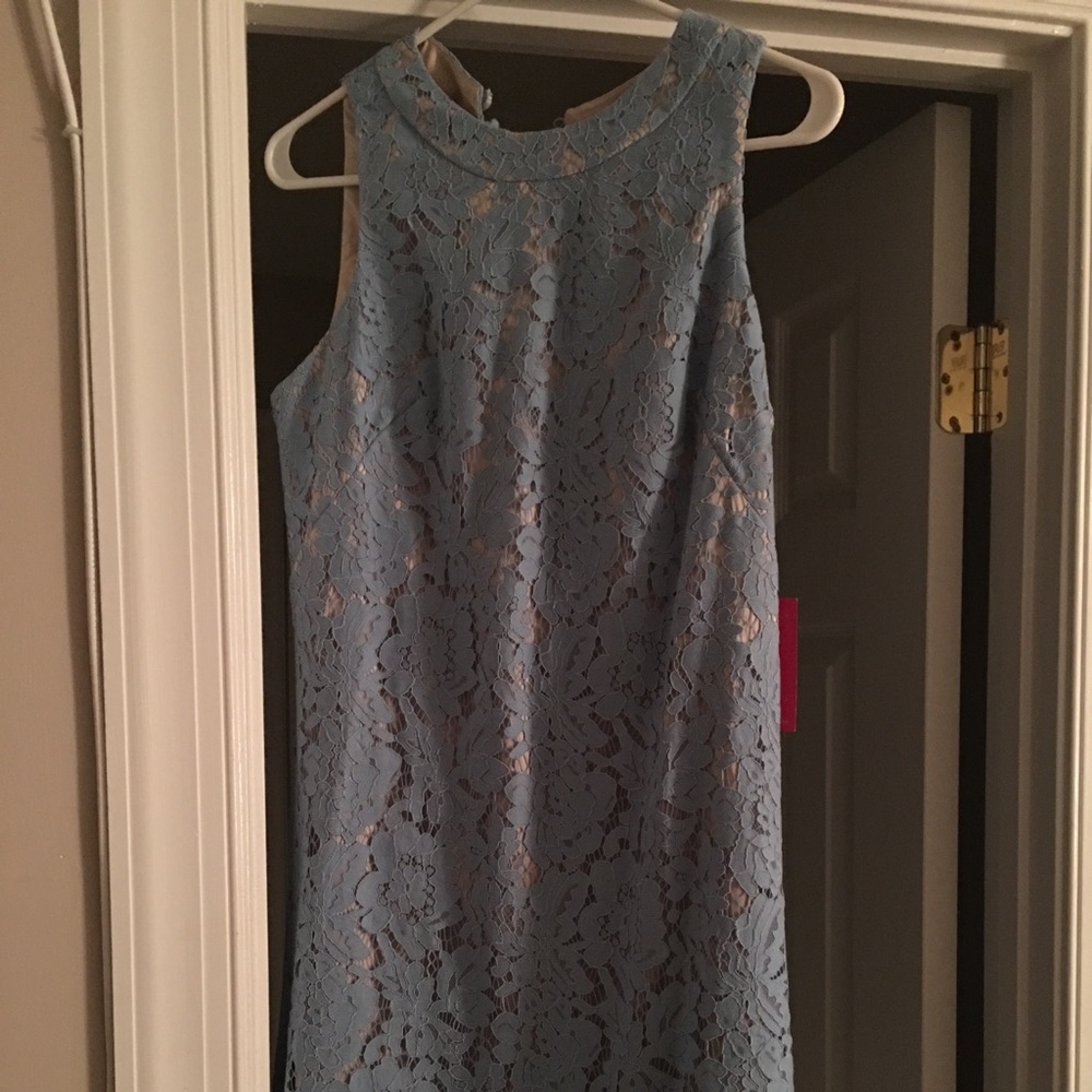 NWT Vince Camuto sleeveless lace shift